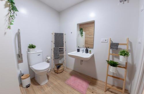 Mestalla Apartment | Artistic Digital Retreat-Great Location Near Metro