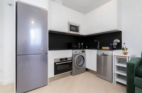 Carabanchel Apartment | Aurora Stays by Charming II, Apartment for 4 with free parking
