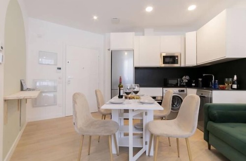 Carabanchel Apartment | Aurora Stays by Charming II, Apartment for 4 with free parking