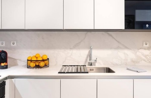 Goya Apartment | Ayala Apartment with parking