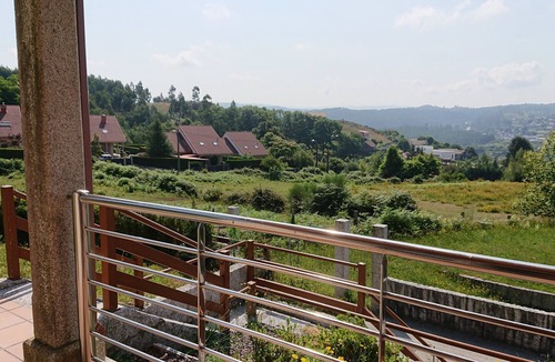Ponte Caldelas House | Baixo O Castelo House