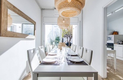 Premia de Mar House | ❤ BEACH HOUSE- CLOSE TO BARCELONA, FREE AC &WiFi