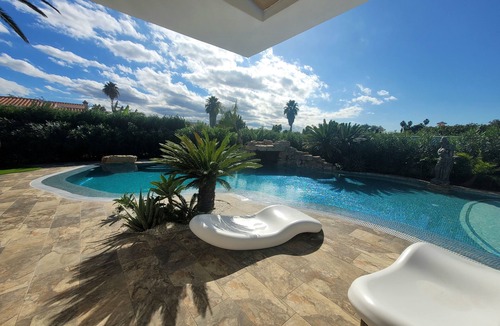 Denia Villa | Beachnear NEW Bali Villa & BIG Pool,2 Jacuzzis, Cave,Waterfall,Chillout&Barbacoa