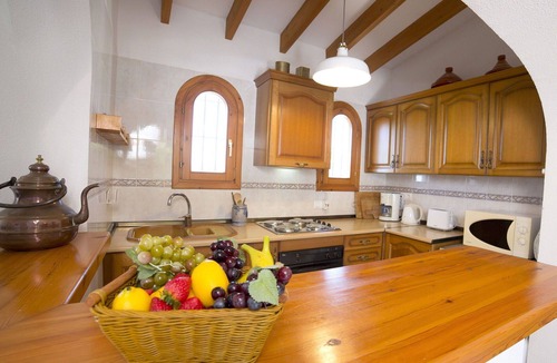 Empedrola House | Beautiful apartment in villa for 6 guests with WIFI, pool, TV and terrace