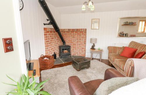 Castleton House | Bee Garth