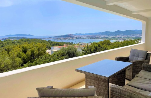 Puig Manya House | "BELLA VISTA" Dream view Wlan/Pool