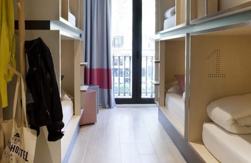 Esquerra de l'Eixample Bed & Breakfast | BIG Groups Welcome!