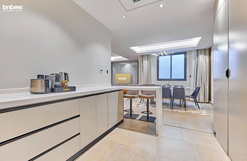 Riyadh Apartment | bnbme | Stylish Apartment | 12 Min to KAFD