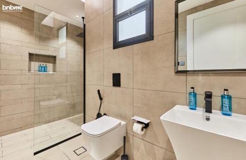 Riyadh Apartment | bnbmehomes - Alkhawaled-07