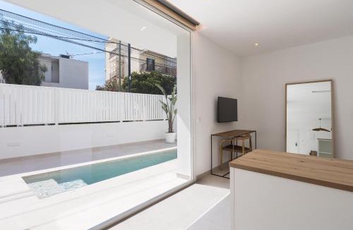 Figueretas Apartment | Bossa Bay Suites with Private Pool - MC Apartments Ibiza
