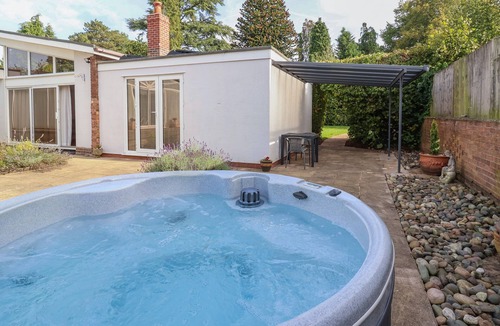 Cuddington Cottage | Bramble Lodge