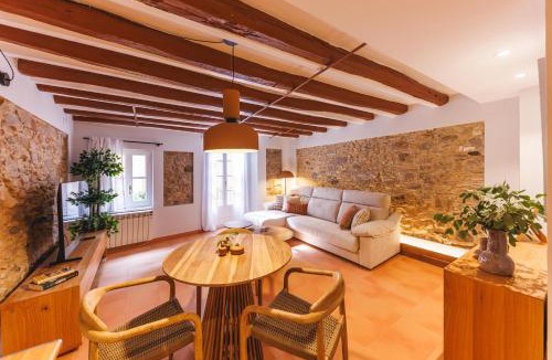 Barri Vell Apartment | Bravissimo Calderers El Cavall, in the Old Town