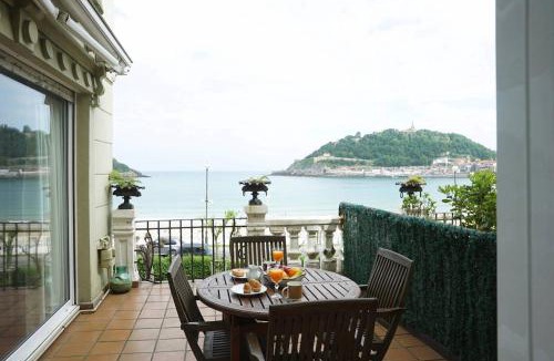 San Sebastian Centro Apartment | BREATHTAKING TERRACE VIEWS in luxury apartment - by www,SanSebastianApartments,es