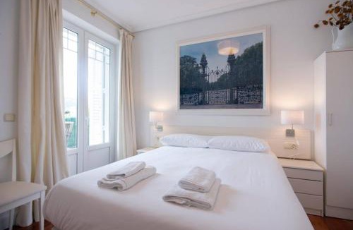 San Sebastian Centro Apartment | BREATHTAKING TERRACE VIEWS in luxury apartment - by www,SanSebastianApartments,es