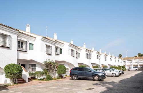 Poblado de Sancti Petri Apartment | Bright apartment 50m from the beach with parking in Chiclana