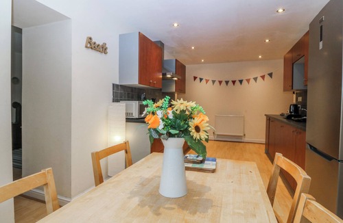 Porthmadog House | Bwthyn Llechen