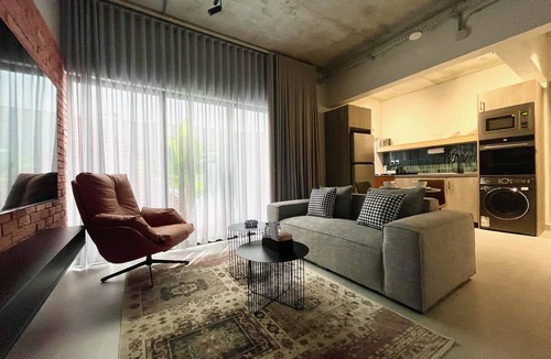 Al Aqiq Apartment | C Living - Premium 3 Bedroom with Large Windows
