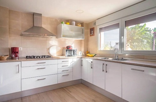 Pobles del Nord Villa | CA EMMA. Charming country house in quiet location close to all amenities.