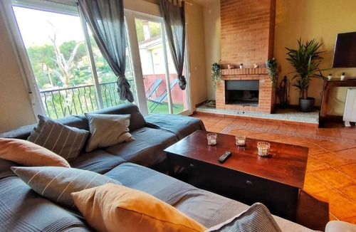 San Martin de Valdeiglesias Apartment | Casa Rural La Goleta. Pantano de San Juan