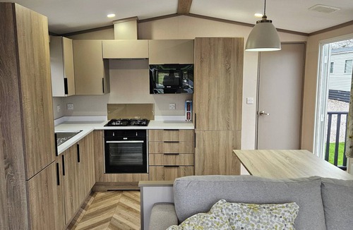 Capernwray Cabin | Carnforth - Caravan - sleeps 6 - Dog Friendly