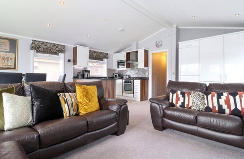 South Lakeland Leisure Village Cabin | Carpenwray, Carnforth. 3 beds.