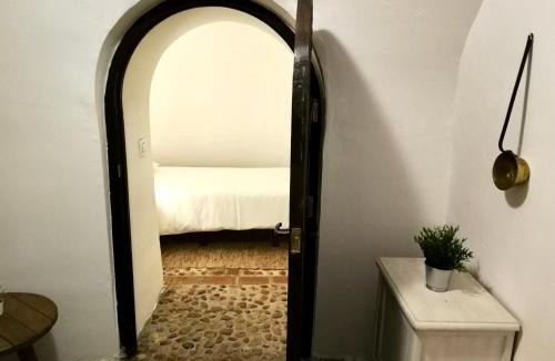 Perales de Tajuna House | Casa Cueva Castillo