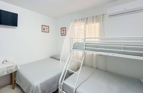 Paterna Apartment | Casa en Paterna, la Zona mas Tranquila y Segura de Valencia con Parking Incluido