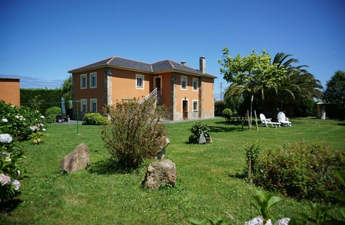 Campos y Salave Cottage | CASA GAYOL, NEAR THE BEACH OF PORCÍA