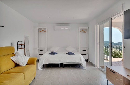 Jalon House | Casa Maurice by Aldertons