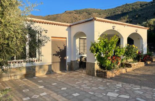 Fondon Ski Chalet | Casa Rural Los Caleros