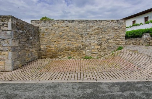 Ibero Cottage | Casa Zubiri-Anocibar I y II for 12 people