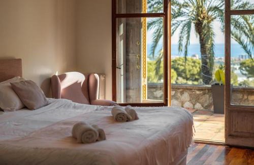 Cabrils Villa | Castillo Meng