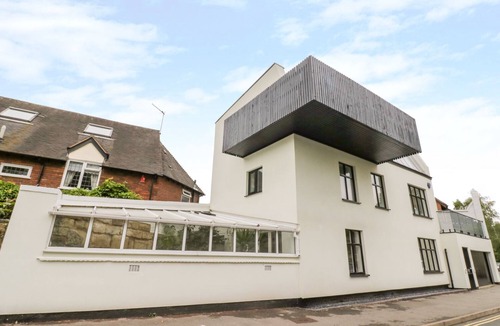Warwick Apartment | Castle View