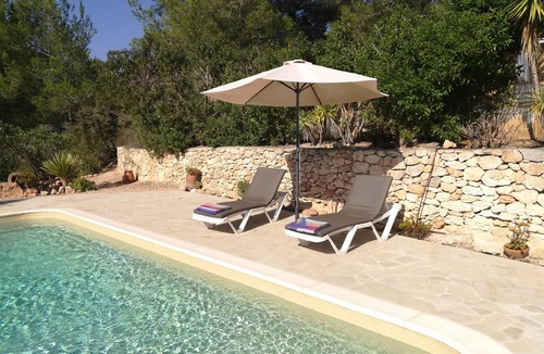 Sant Agusti des Vedra Apartment | Charming 1-bedroomed studio with private pool.