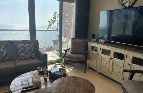 Al-Rawdah Apartment | Charming 2-bedroom apartment with a sea view, 3-balconys, in welcoming Jeddah