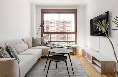 Rejas Apartment | Charming Airport IV - Design apartment next to the airport