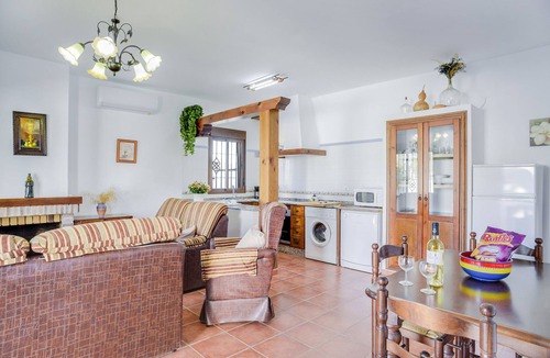 Conil de la Frontera House | Charming Home Casa Villanueva 4 with Private Pool, Garden & Wi-Fi