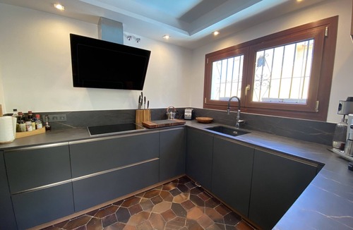 Las Lagunas Ski Chalet | Charming private 3 bed. villa in Fuengirola, close to the beach!