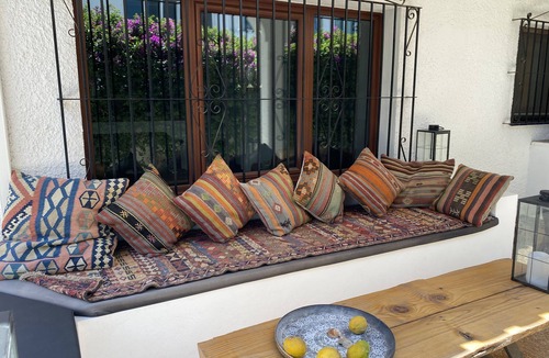 Las Lagunas Ski Chalet | Charming private 3 bed. villa in Fuengirola, close to the beach!
