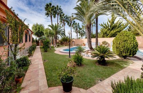 El Chaparral Apartment | Charming Villa in Torrevieja with Private Pool
