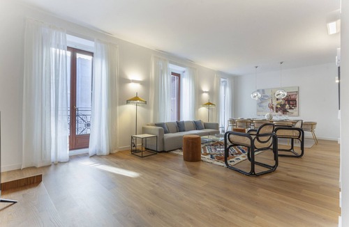 Cortes Apartment | Cibeles Luxe III apartment in Madrid