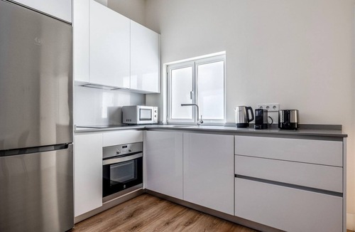 Recoletos Apartment | Classic Recoletos 1BR w/Doorman, in Calle Serrano, by Blueground