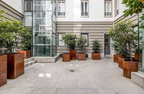 Recoletos Apartment | Classic Recoletos 1BR w/Doorman, in Calle Serrano, by Blueground