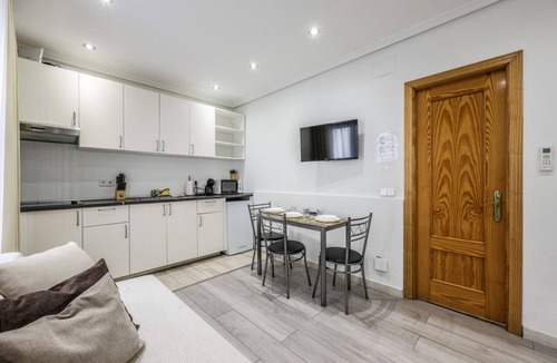 Numancia Apartment | Classy Studio close to Retiro Park, Madrid