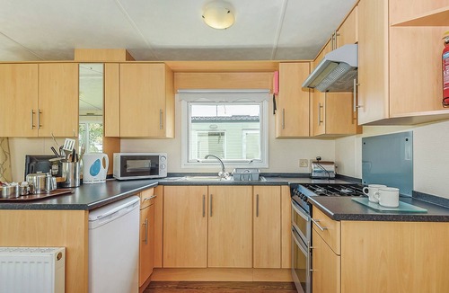 Bognor Regis House | Comfortable 12ft-wide caravan with one double and two twin.