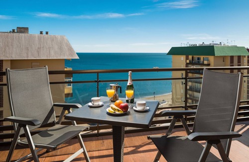 Fuengirola Apartment | Comfortable, contemporary and tranquil flat with sea views in the centre of town