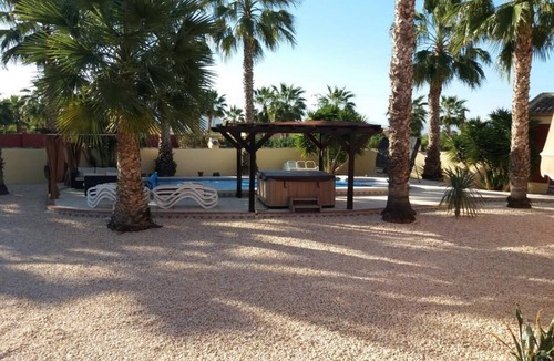 Rafal House | Comfortable Twin bed room located in the countryside with outdoor pool