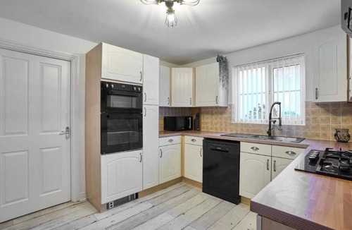 Launceston House | Cornish Haven -Spacious 4 Bed House by Launceston