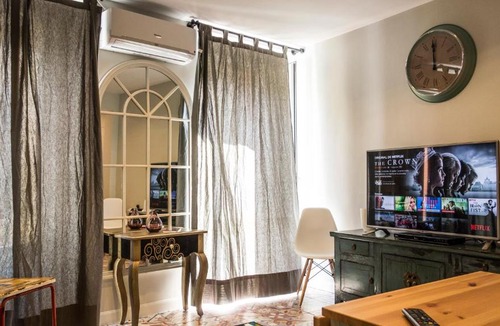 Embajadores Apartment | Cozy apartment in downtown
