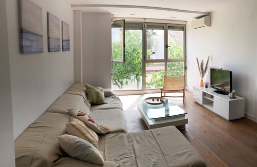 La Malva-rosa Apartment | Cozy apartment next to Malvarrosa beach